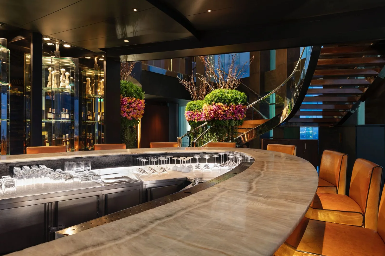 Distil Bar - bar counter interior