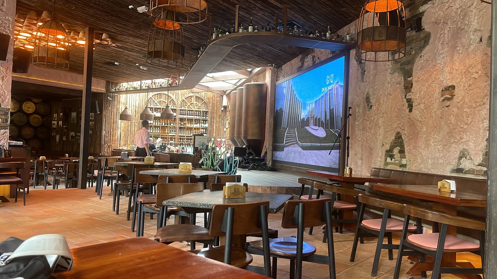 Dos Santos Cantina - main dining room and bar