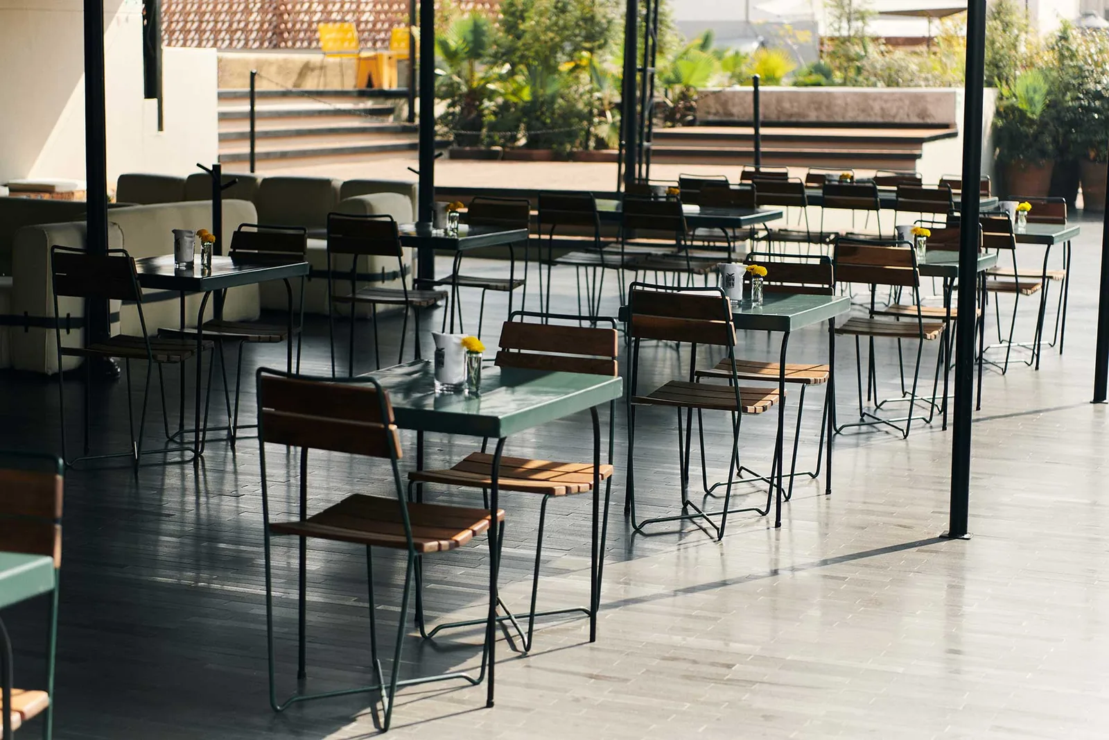 Terraza Downtown - terrace dining tables and bistro chairs