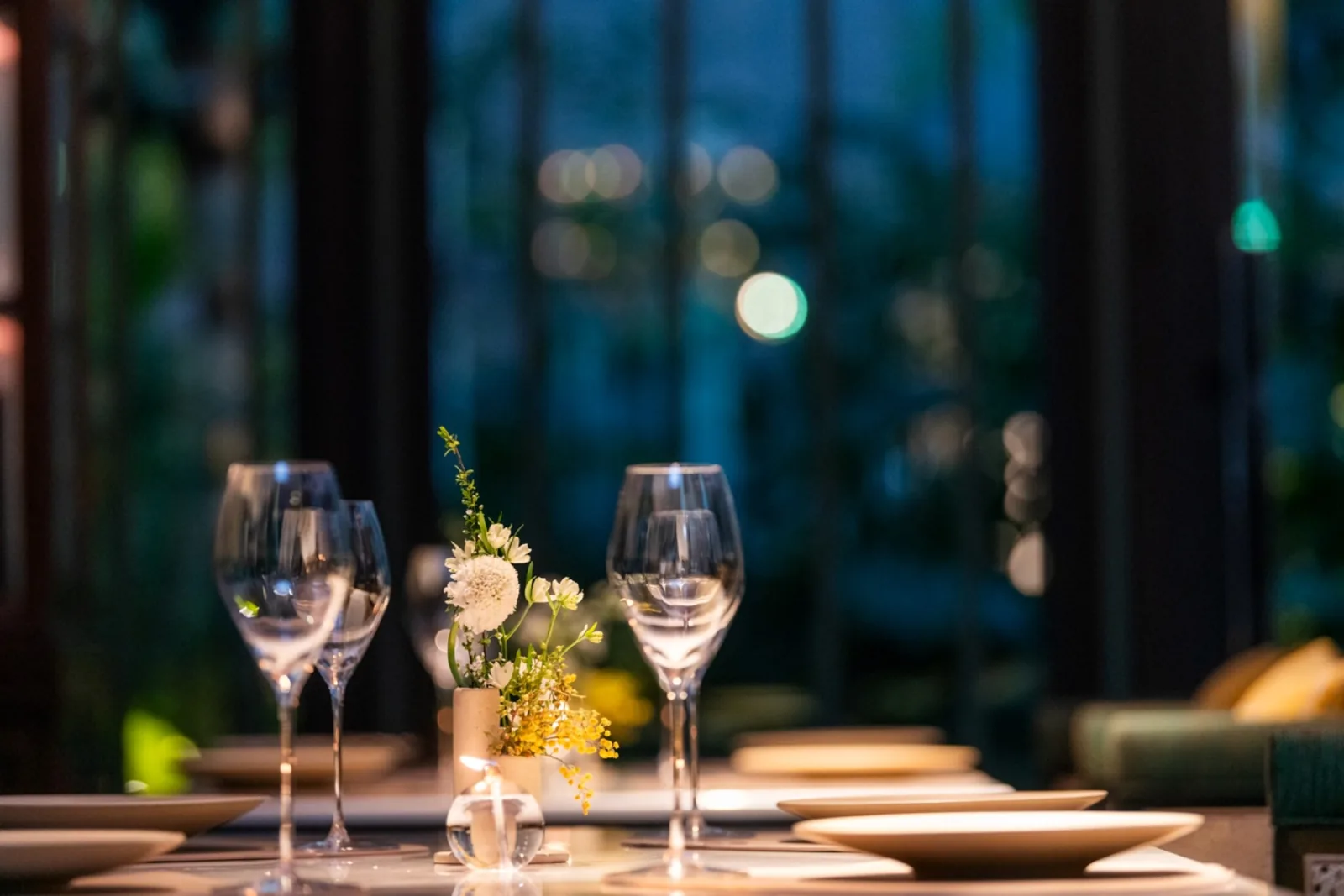 Duet by David Toutain - ambiance table setting detail