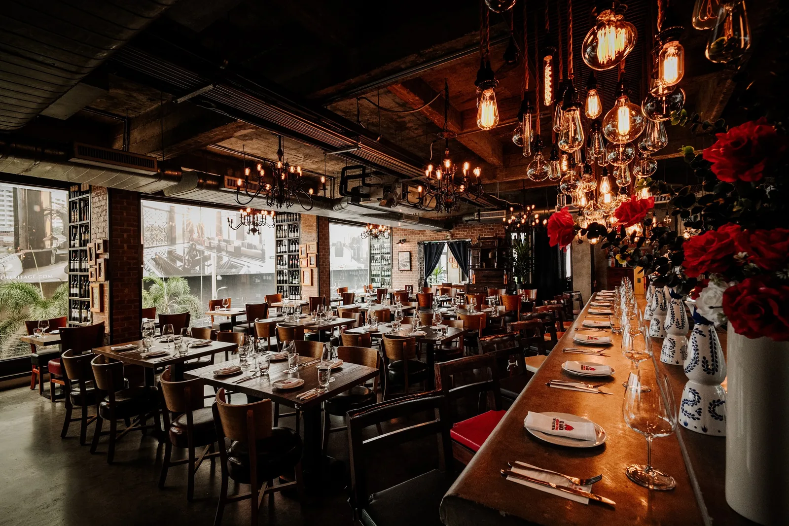 El Gaucho - communal table set