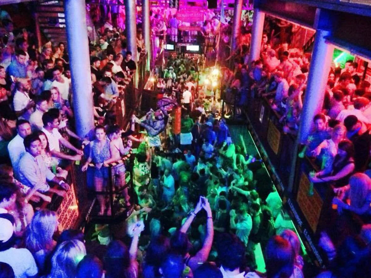 El Squid Roe, nightclubs in Cabo 5