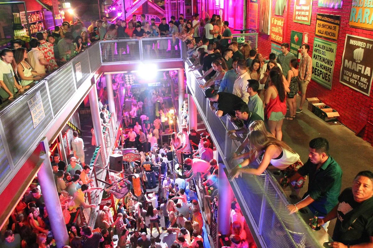 El Squid Roe, nightclubs in Cabo 6