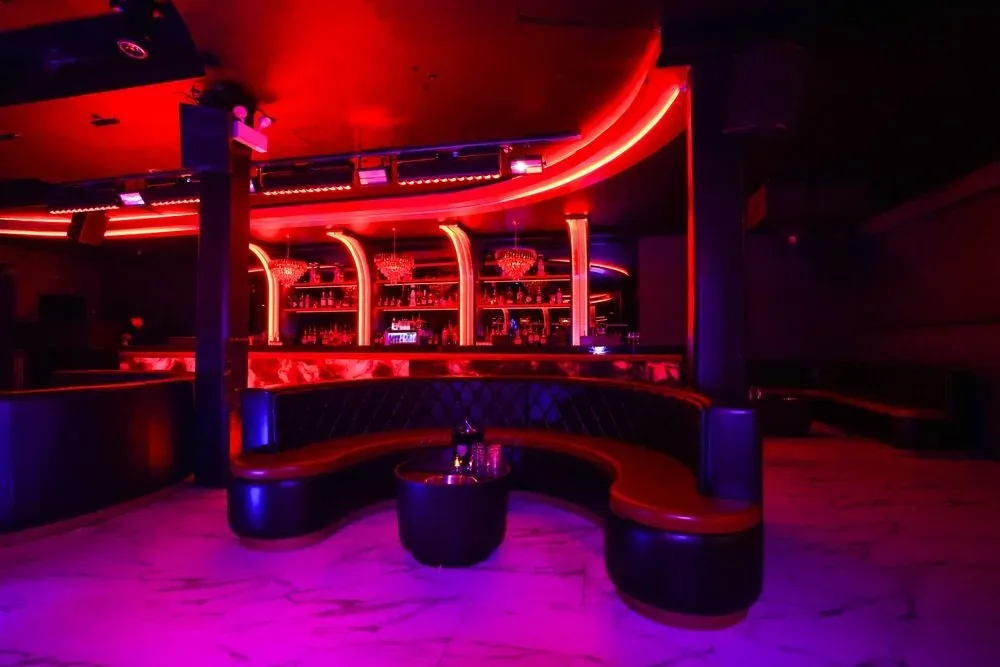 ĒLA, nightclubs in Chicago 2
