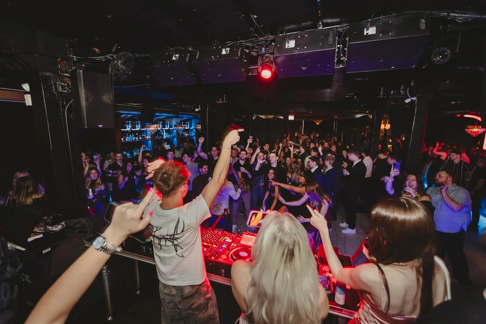 ĒLA, nightclubs in Chicago 4