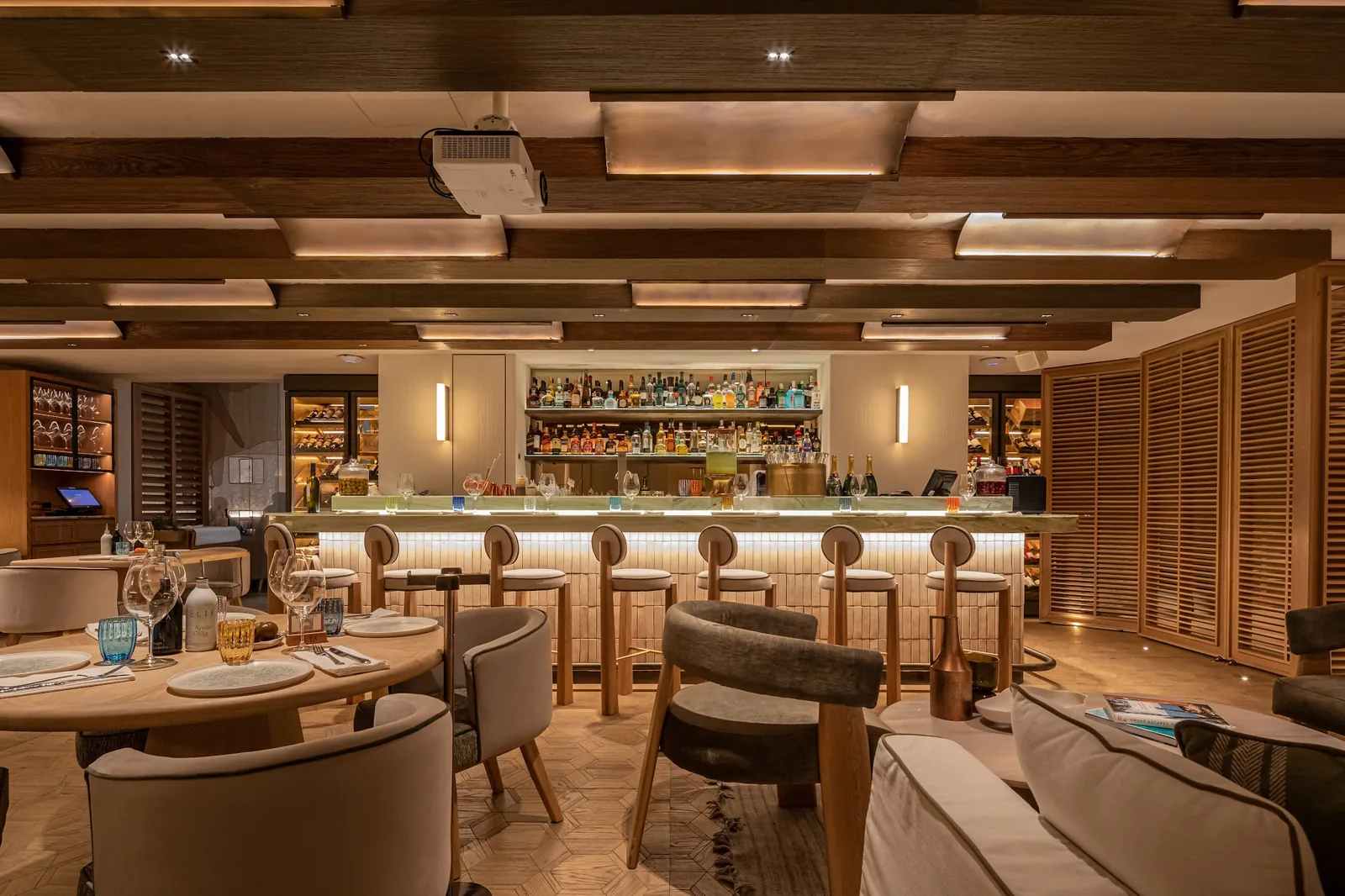 Elia Estiatorio - the bar and lounge