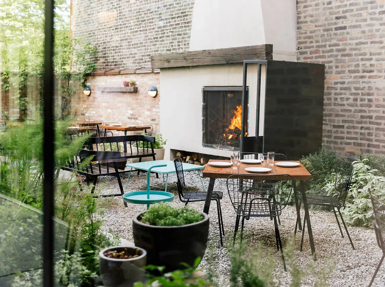 Elske - exteriorcourtyardpatiowithfireplace
