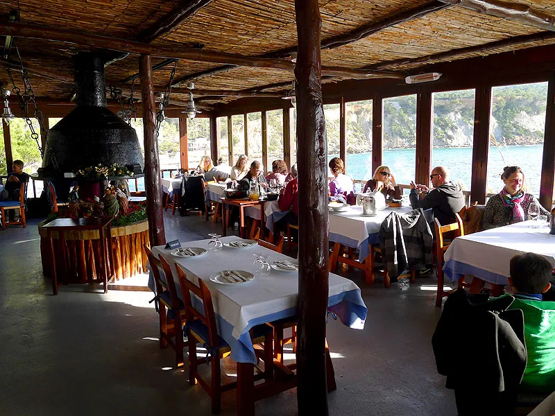 Es Boldado - dining room
