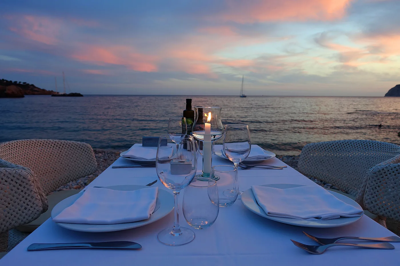 Es Torrent - candlelit table