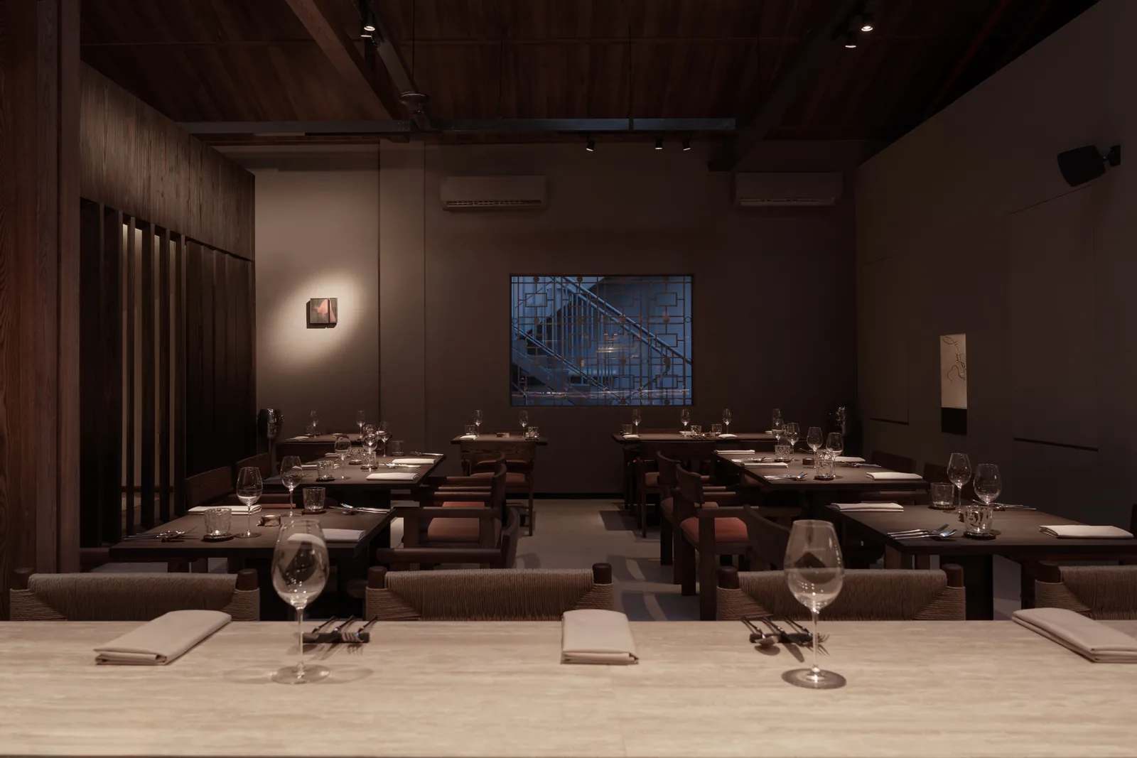 Esta Saigon - dining room