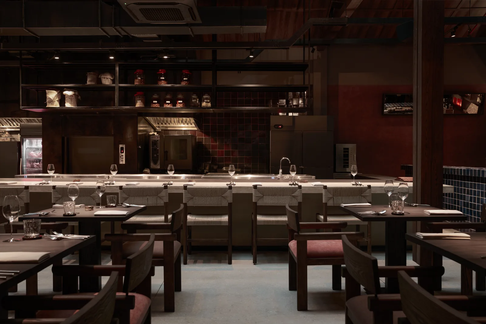 Esta Saigon - dining hall