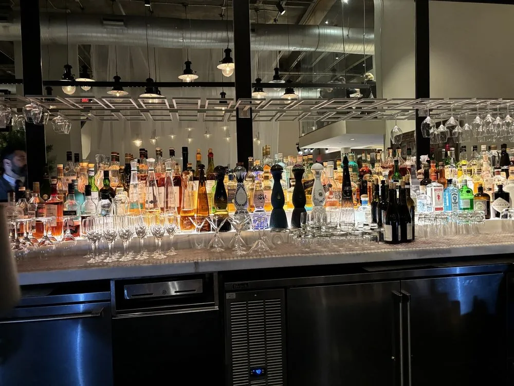 Estiatorio Milos Midtown, restaurants in New York 3