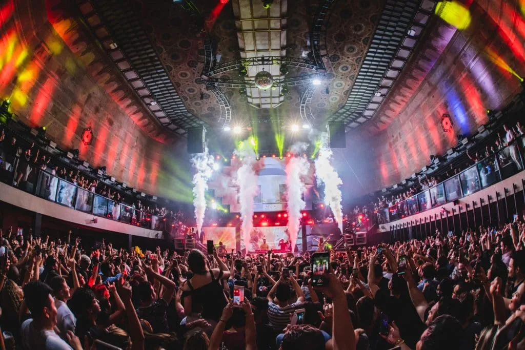 Exchange LA - crowd