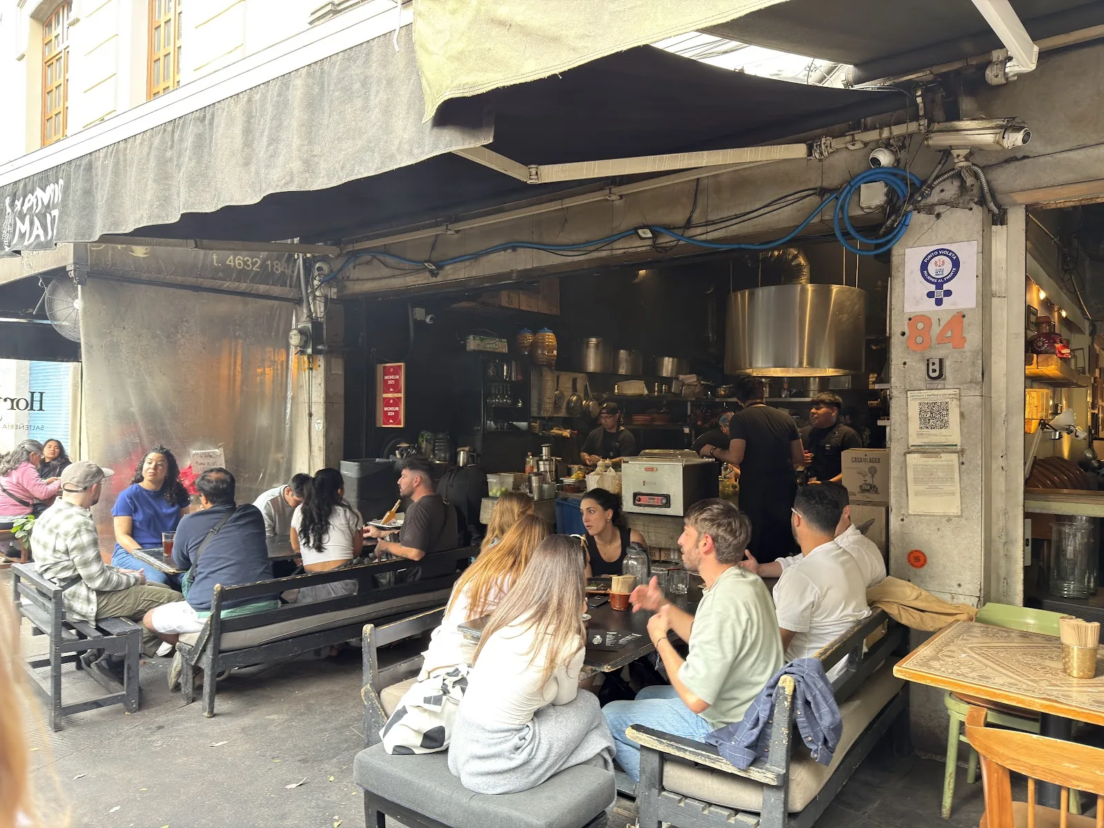 Expendio de Maiz - sidewalk terrace diners