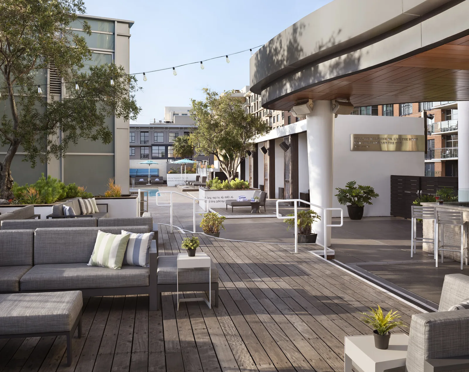 Float - rooftop lounge