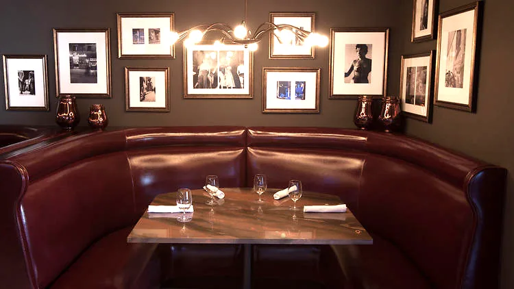 Formento's - diningroominterior 2