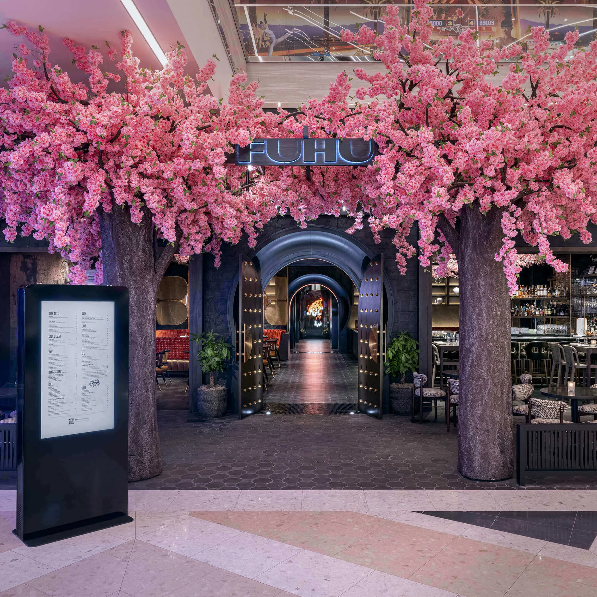 Fuhu at Resorts World - 66th floor exterior