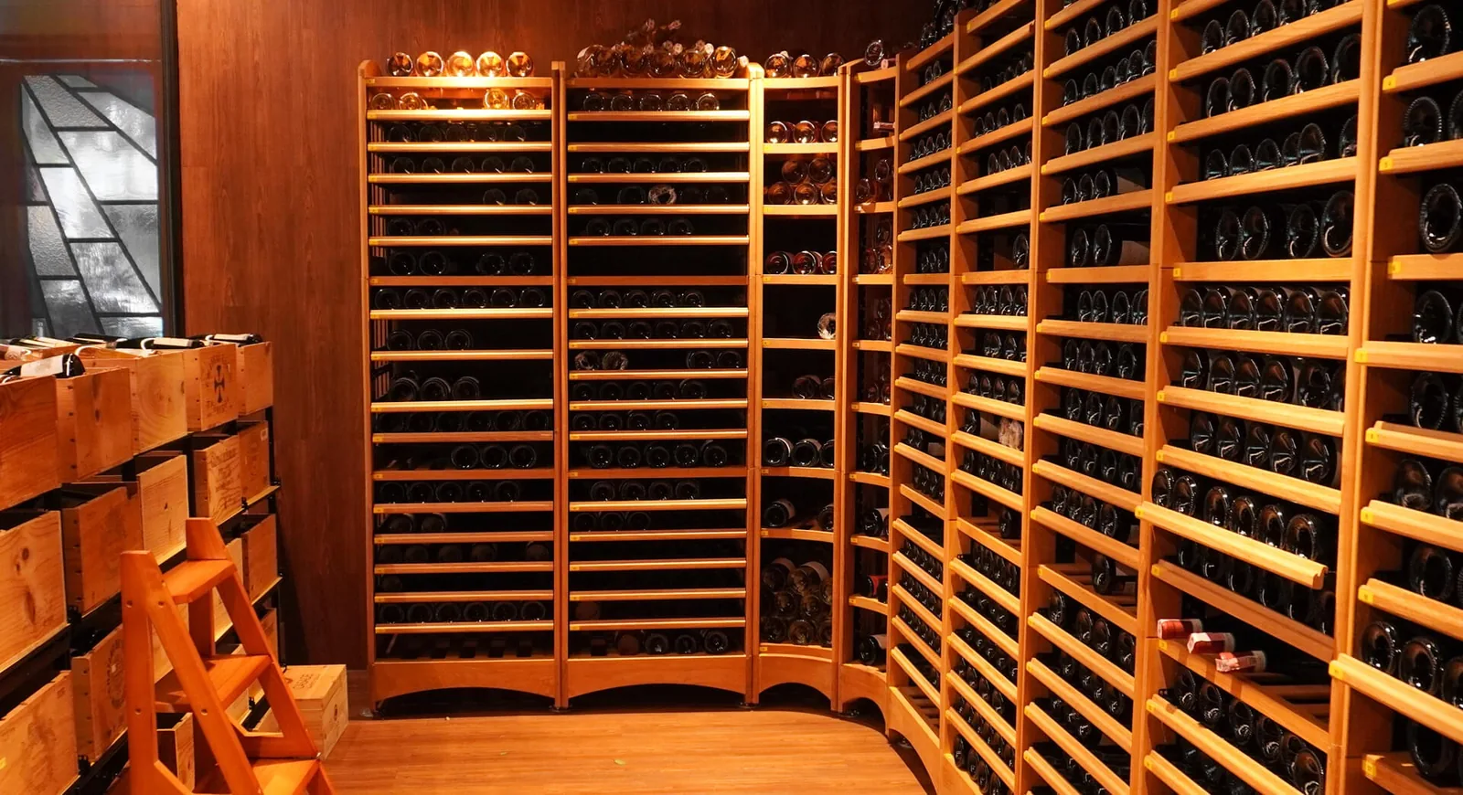 Gaa - wine cellar curved rack