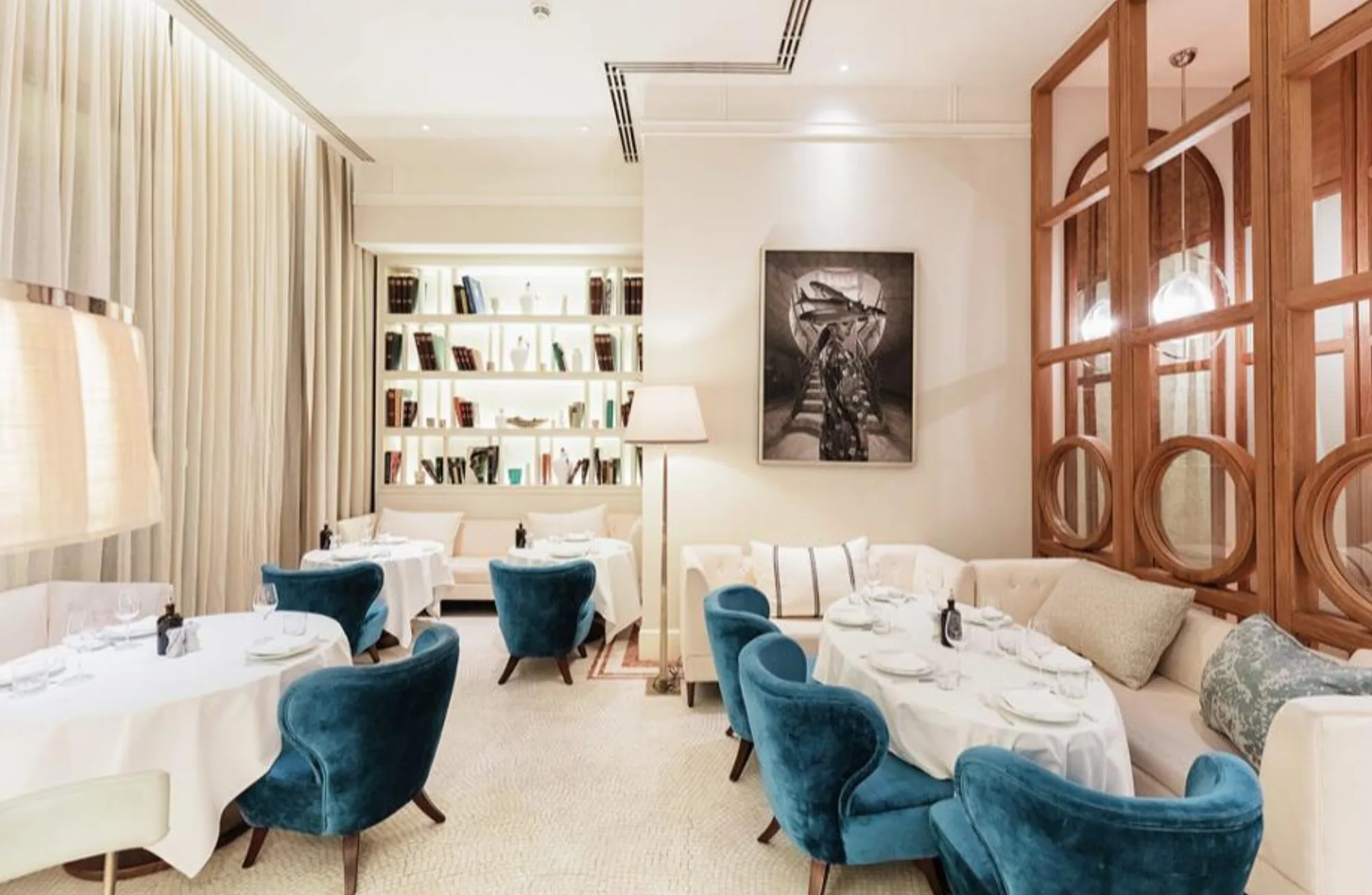 GAIA - blue chair dining room