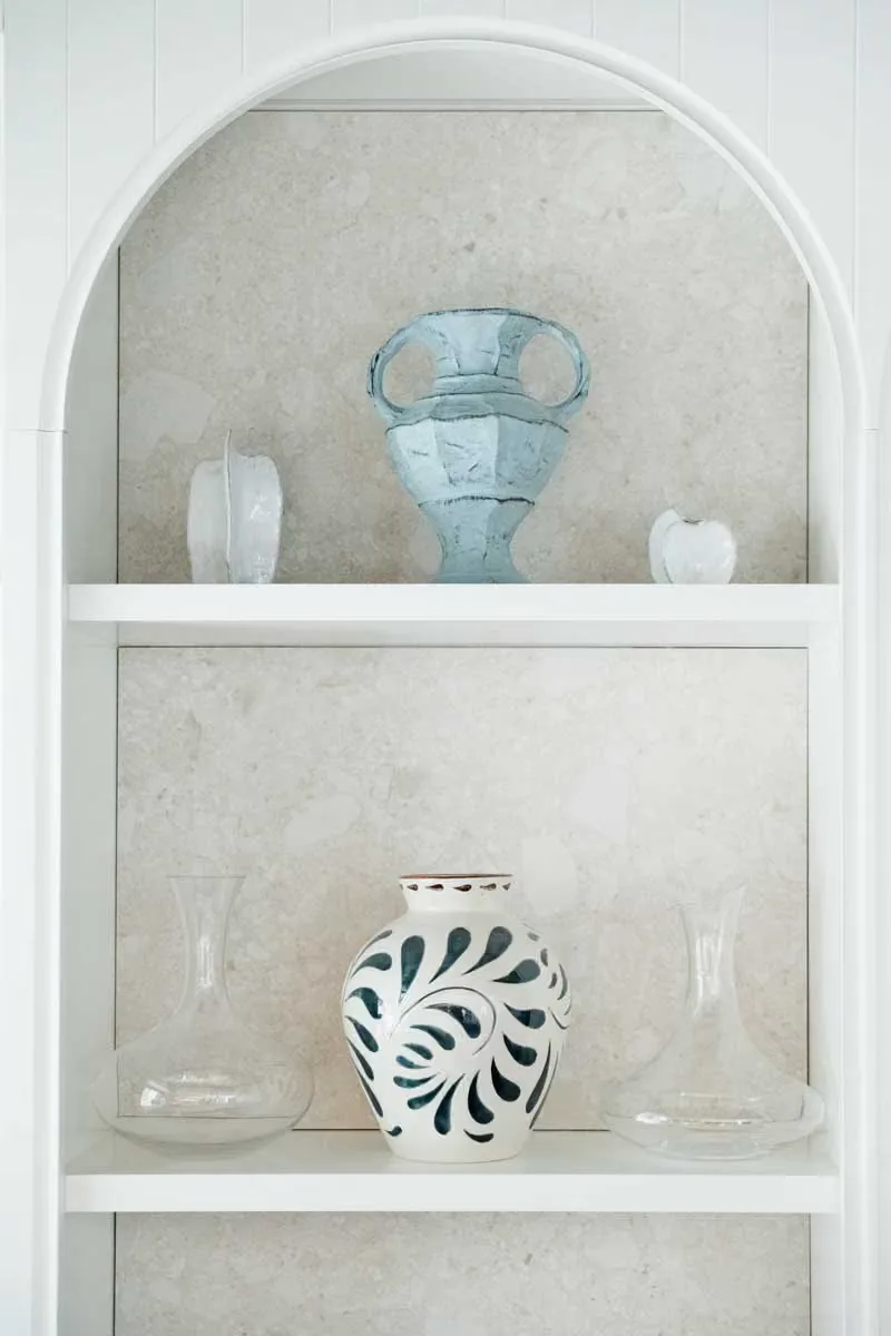 Gaia Saint-Tropez - greek ceramic vases niche