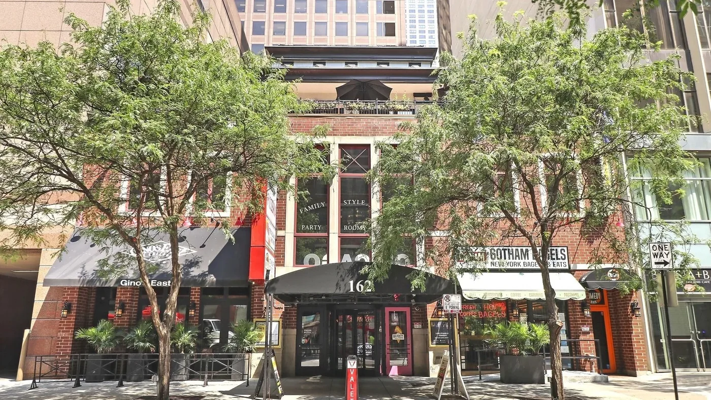 Gino's East - exterior
