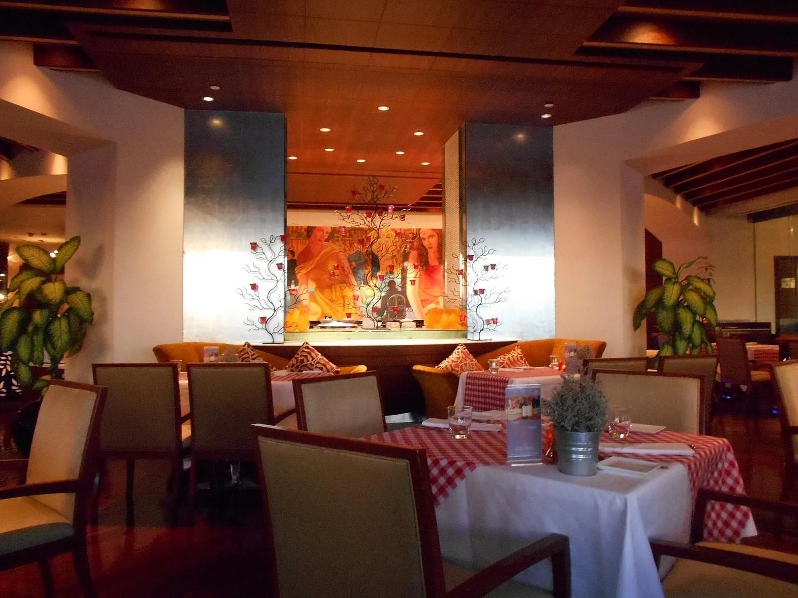 Giorgio's - trattoria dining room