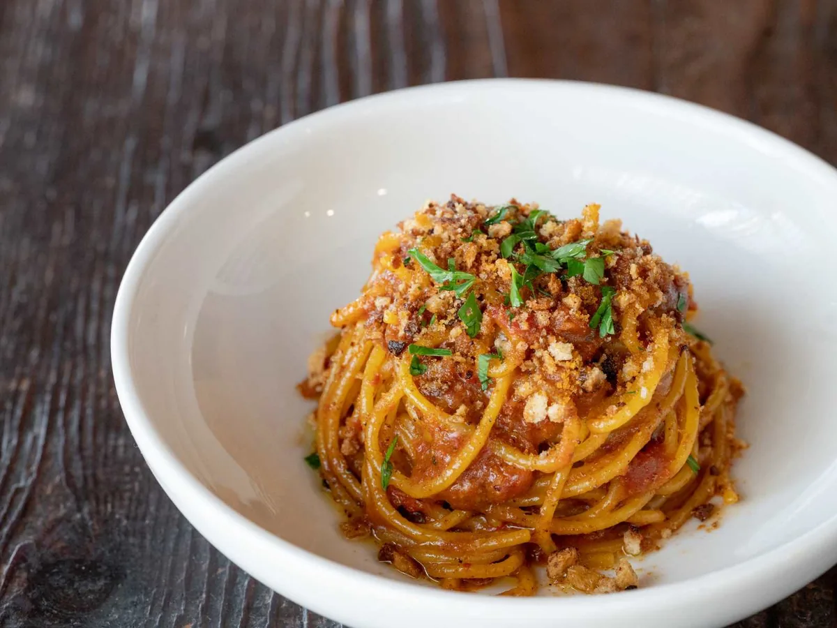 Gjelina - saffron spaghetti bottarga