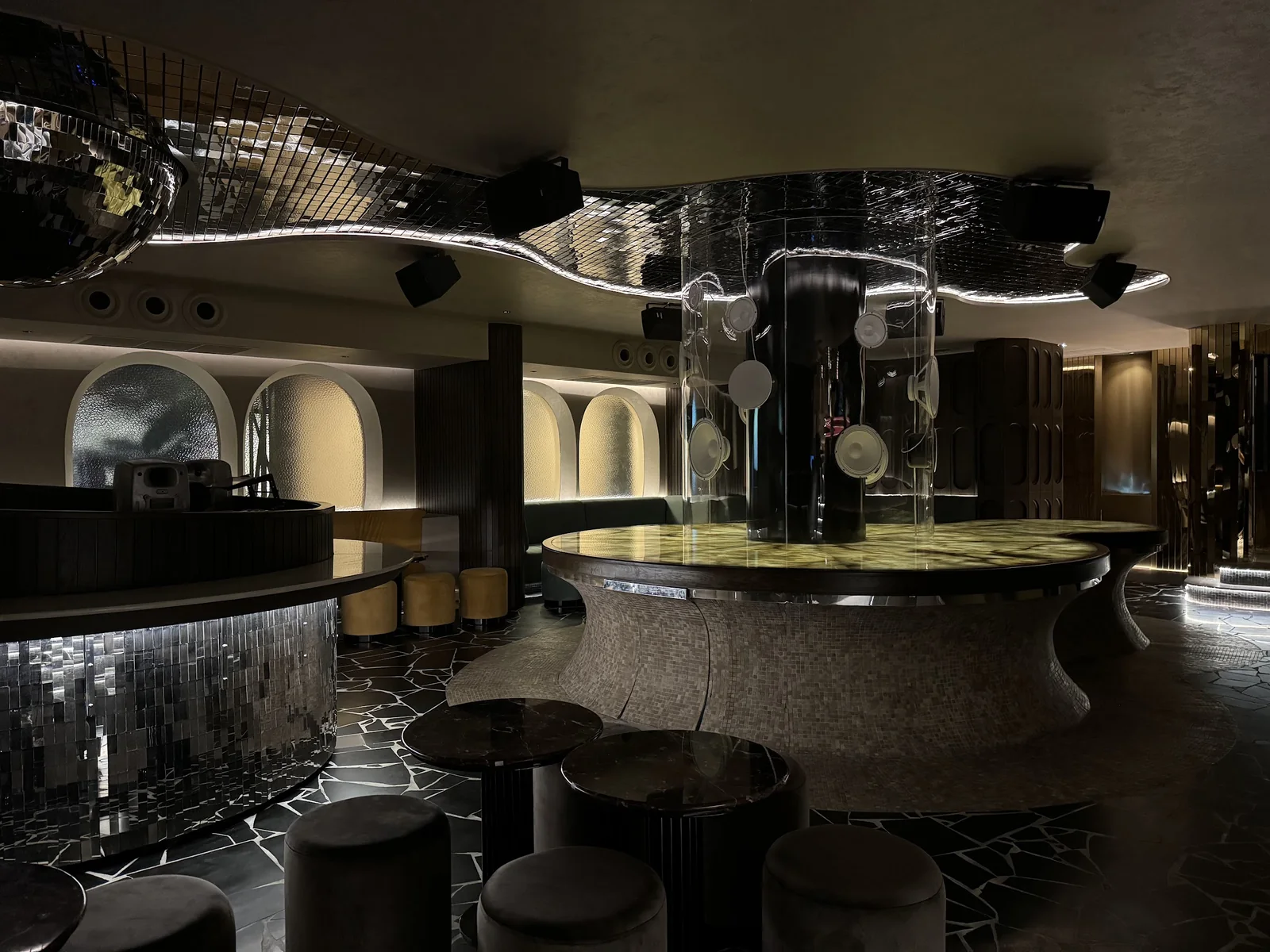 GOT Bangkok - the sculptural bar