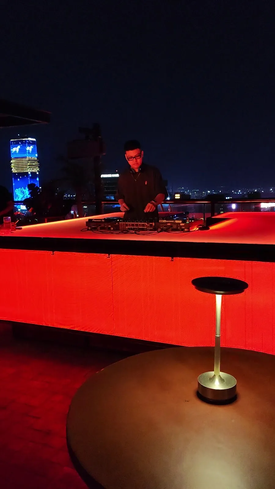 HALO Skybar Saigon - dj booth
