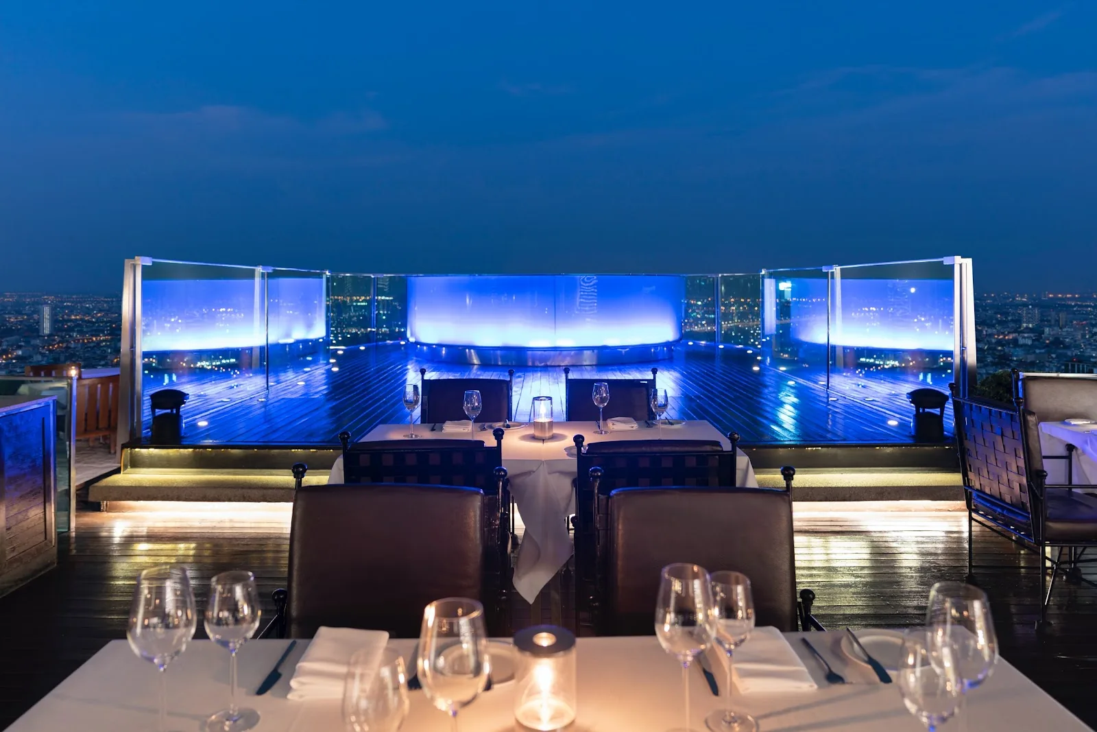 Hanuman Sky Bar / Akara Sky - fix rooftop dining blue lit central bar skyline bluehour