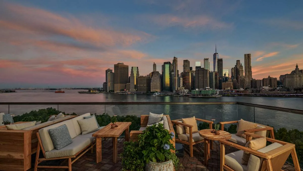 Harriet's Rooftop - rooftop bar in New York