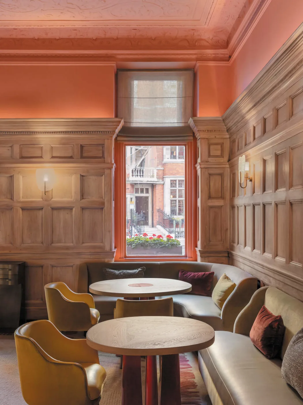Helene Darroze at The Connaught - oak panelled window banquette