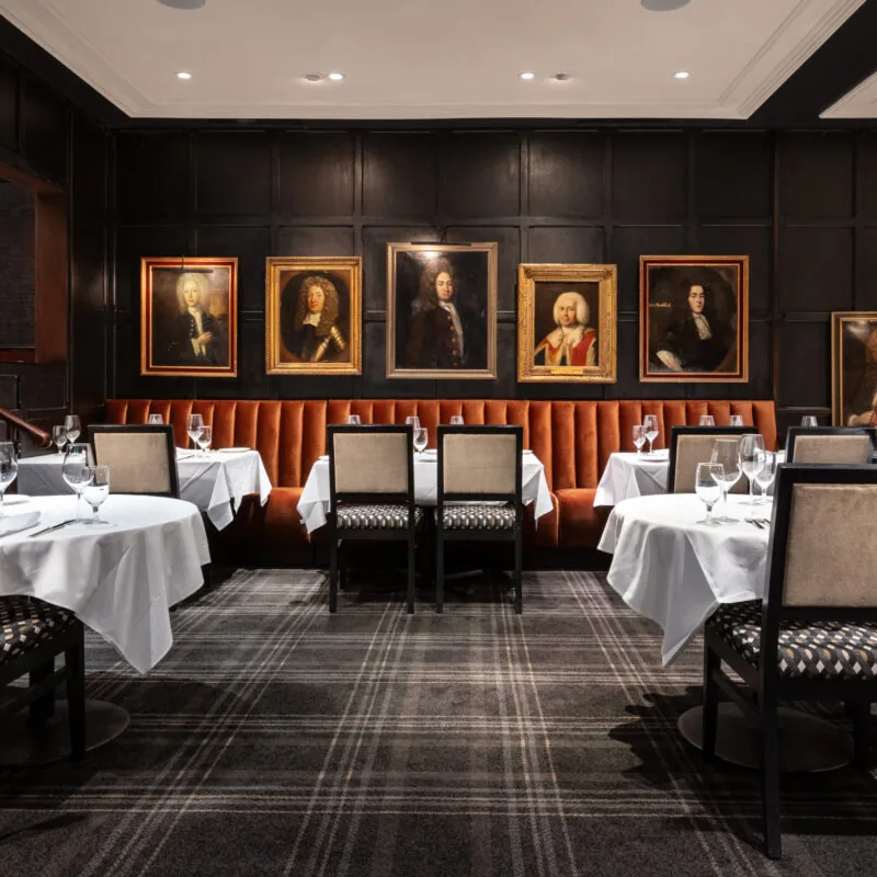 Hy's Steakhouse - dining room 2