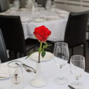 Il Mulino New York - dining room table setting