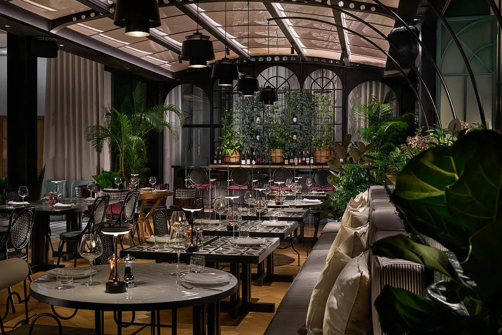 Iris & Wild Iris - iris dining room