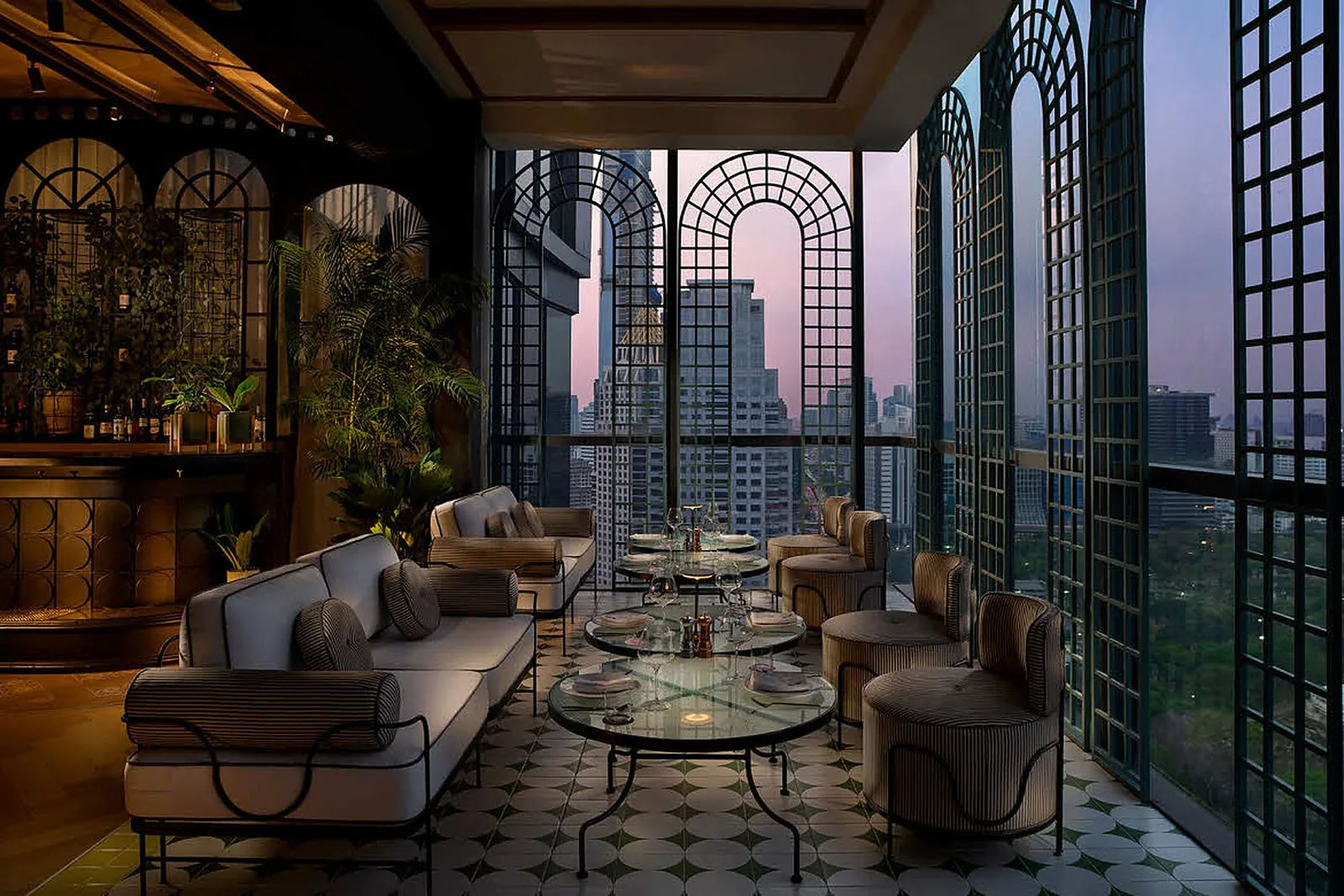 Iris & Wild Iris - iris lounge view
