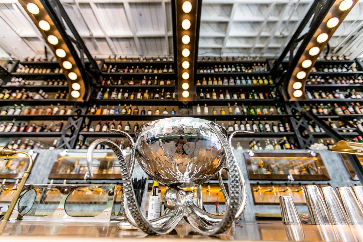 Ironside Fish & Oyster, restaurants in San Diego 3