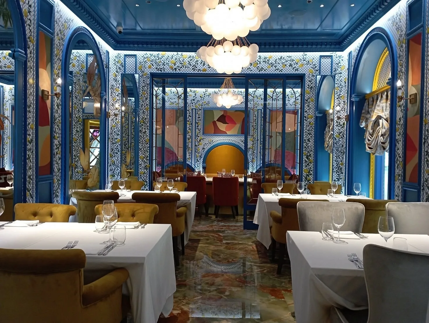 Isola by Signor Sassi - blue room dining