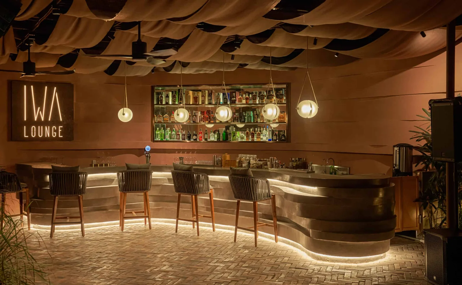 IWA Japanese Yakiniku - lounge bar