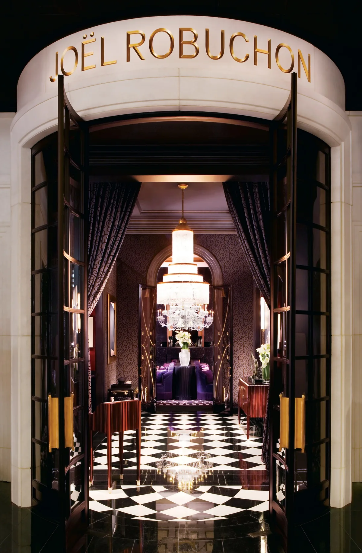 Joel Robuchon at MGM Grand - mansion room vertical