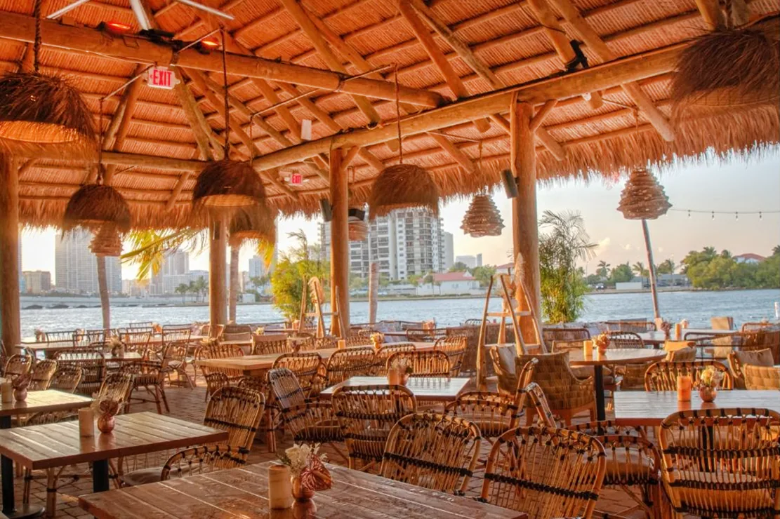 Joia Beach - beachside dining