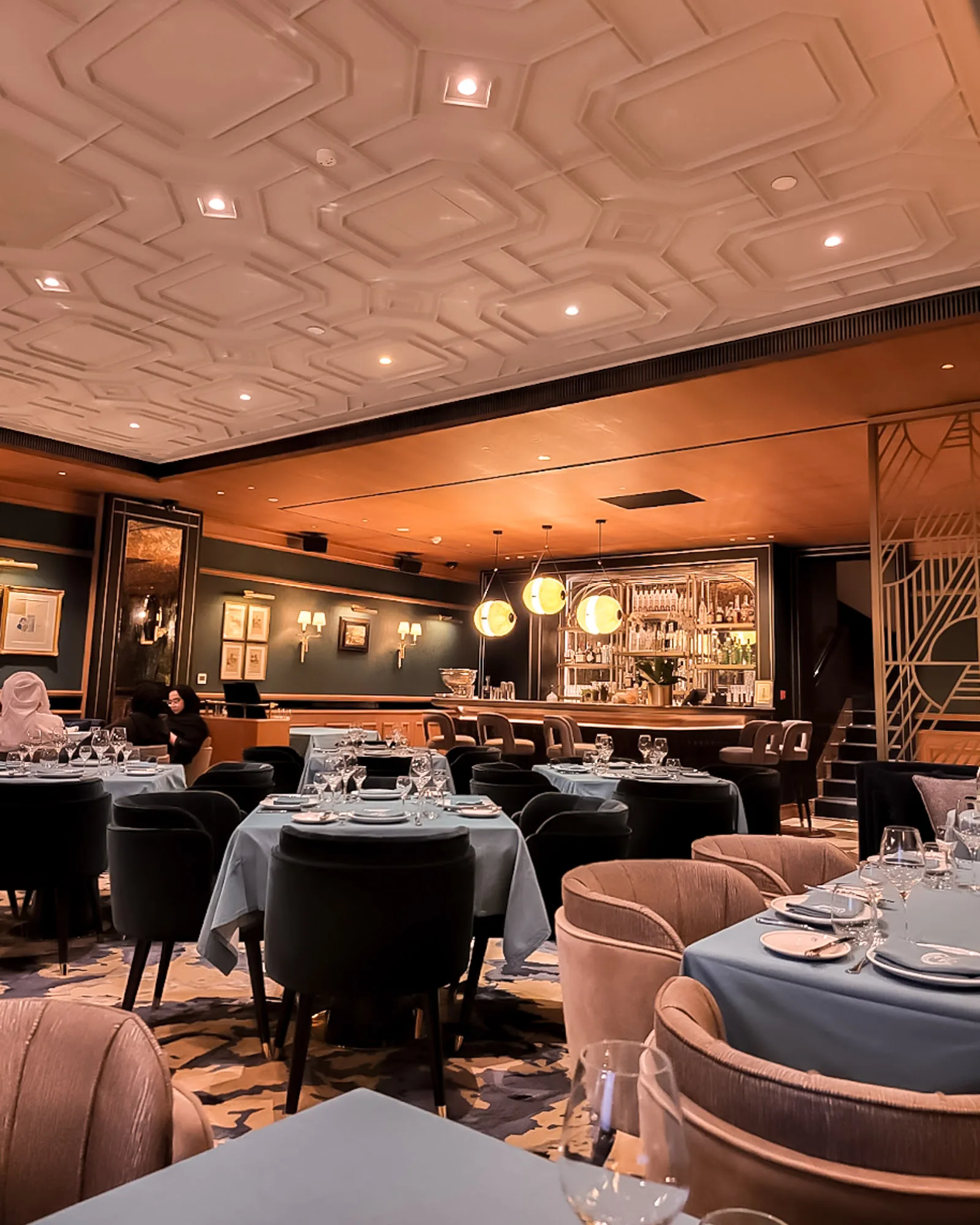 Kaspia - main dining room with bar
