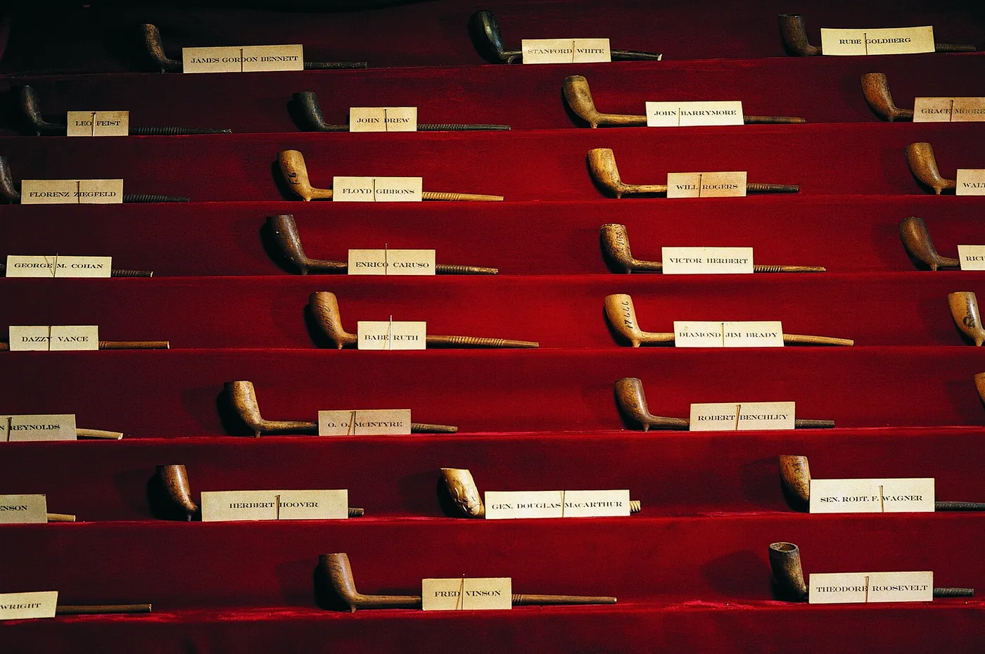 Keens Steakhouse - pipe display