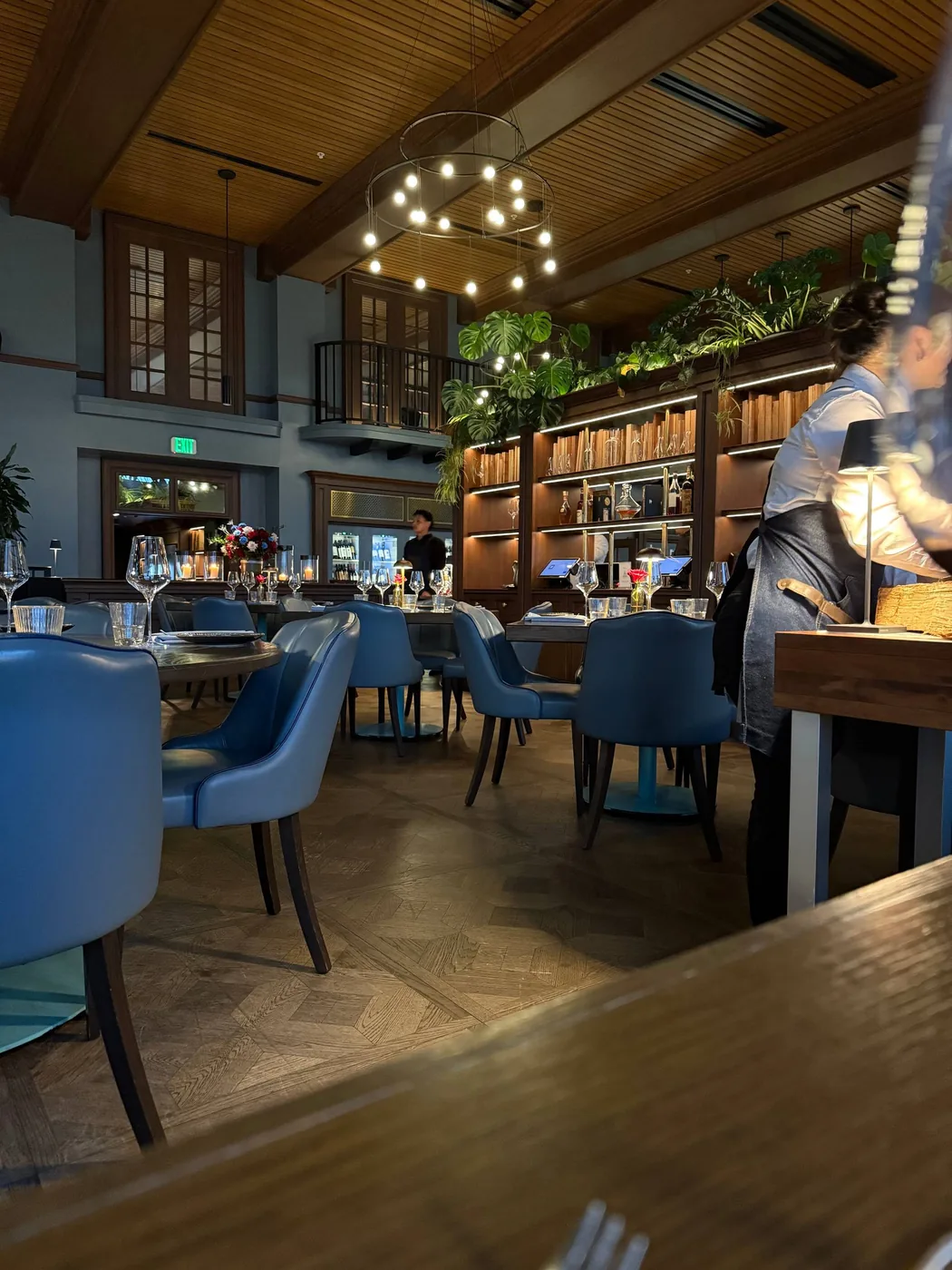 Klaw Miami - library bar