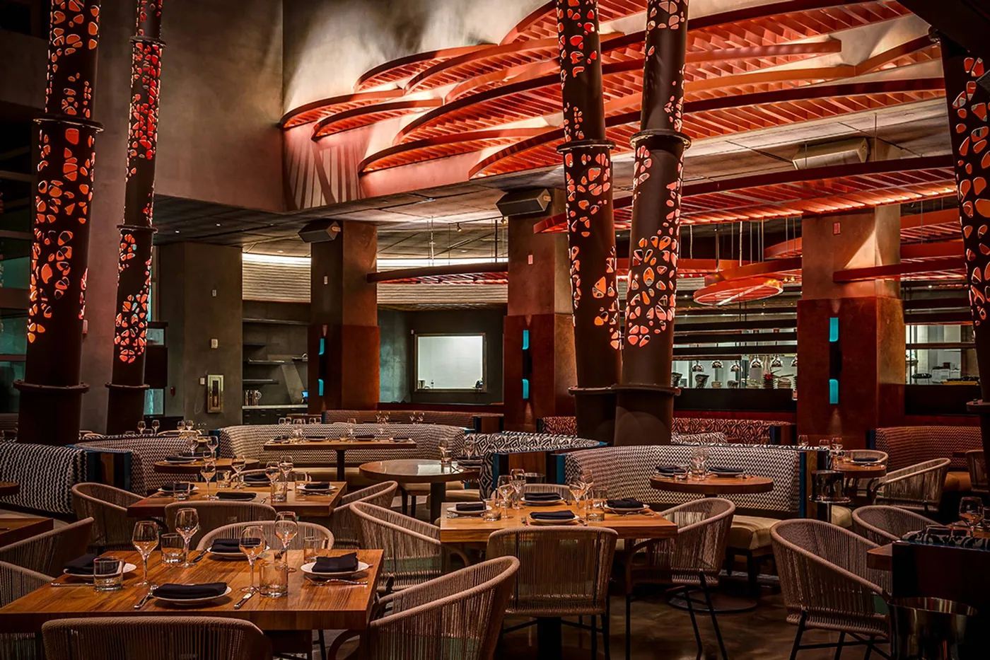 Komodo - grand dining room