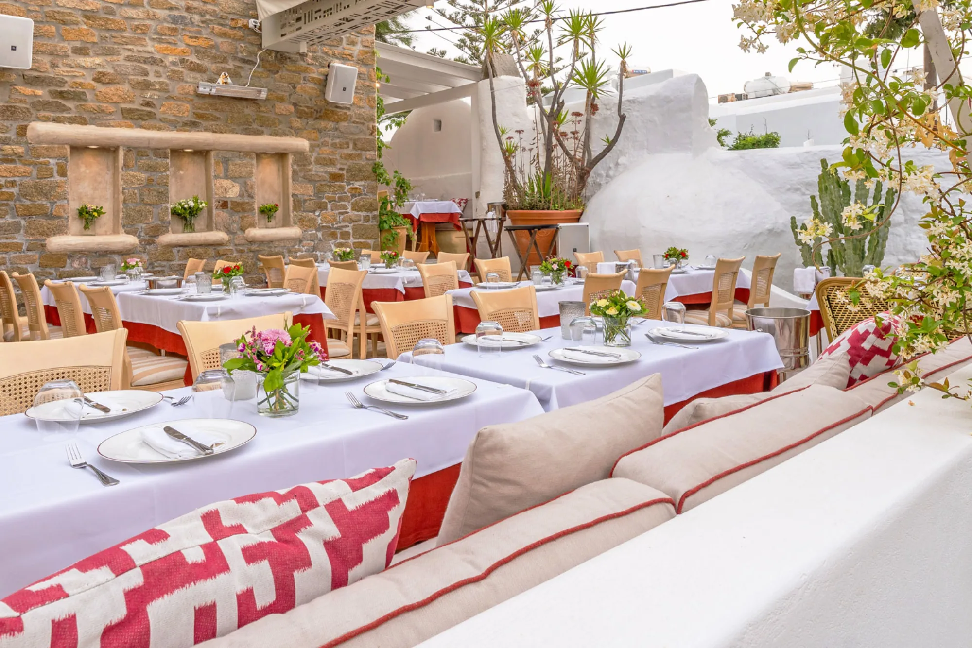 La Maison de Katrin - banquette terrace