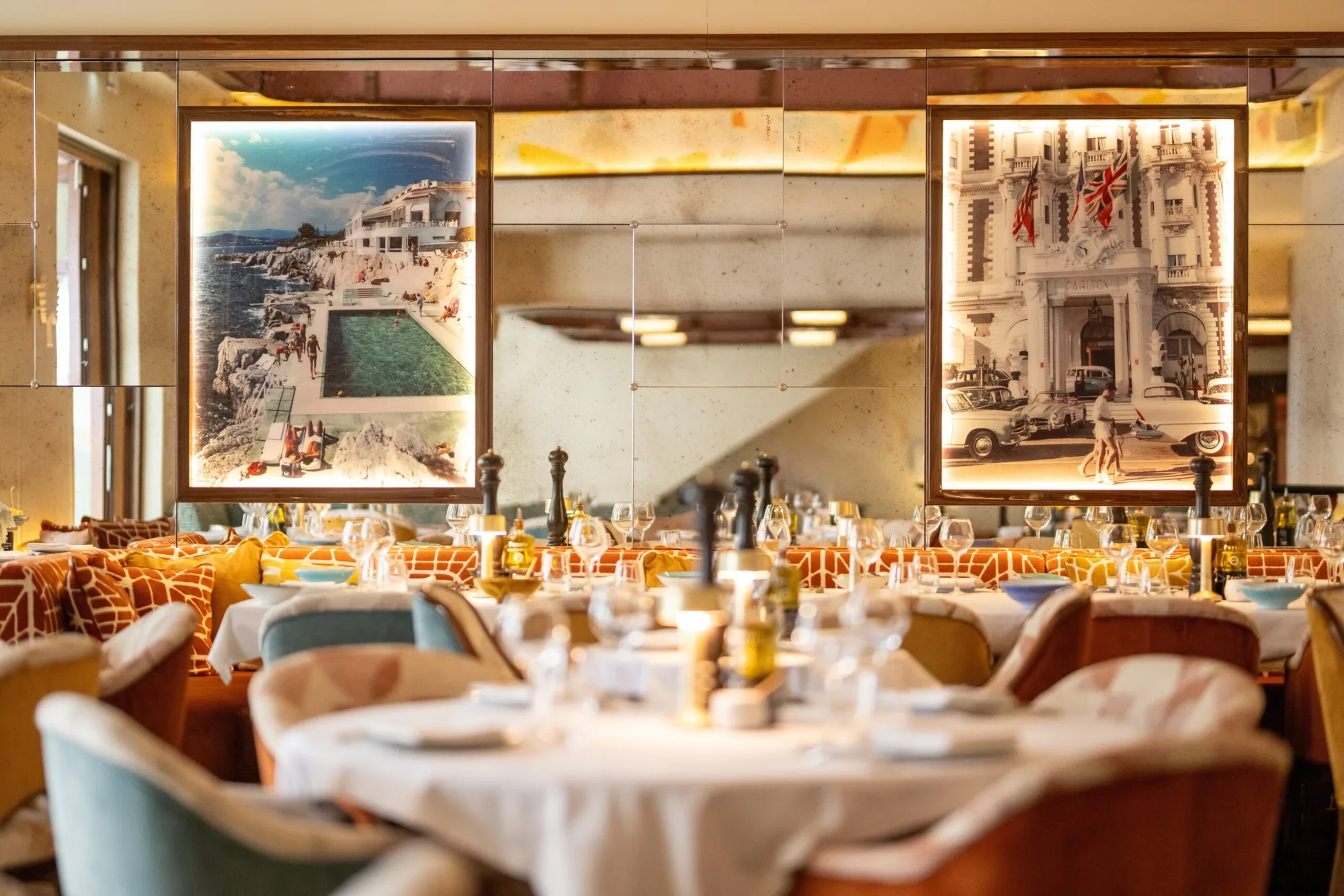 La Môme - vintage riviera prints dining room