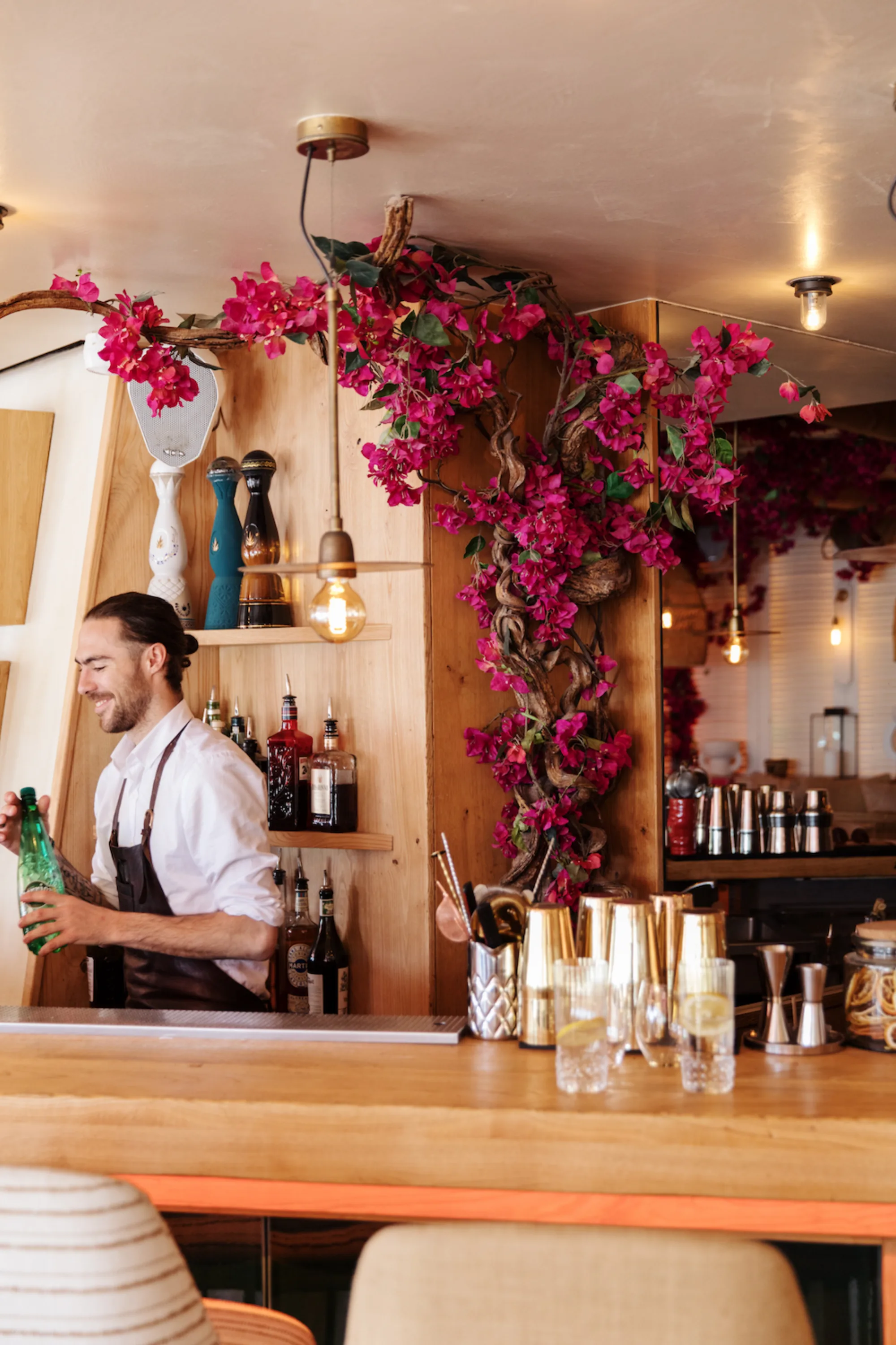 La Petite Plage - bar and bartender
