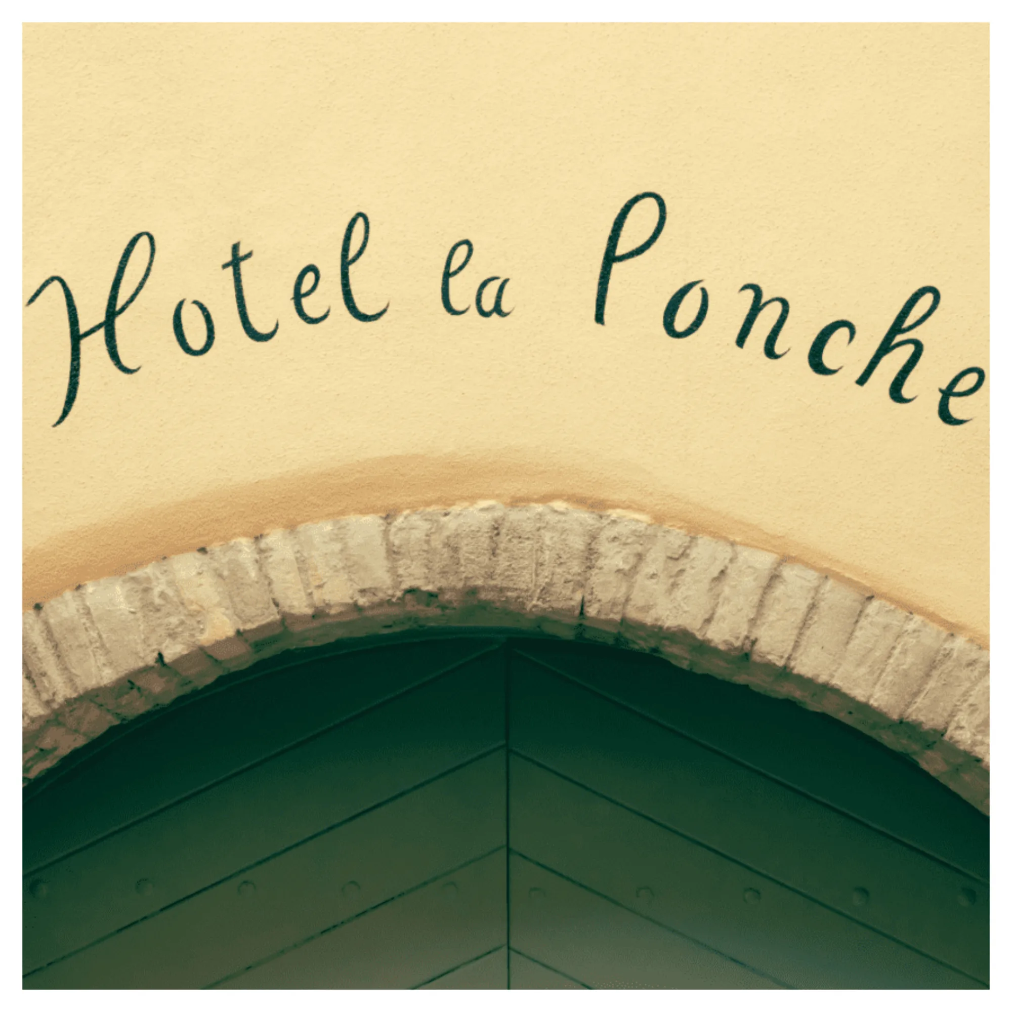 La Ponche - hotel la ponche signage