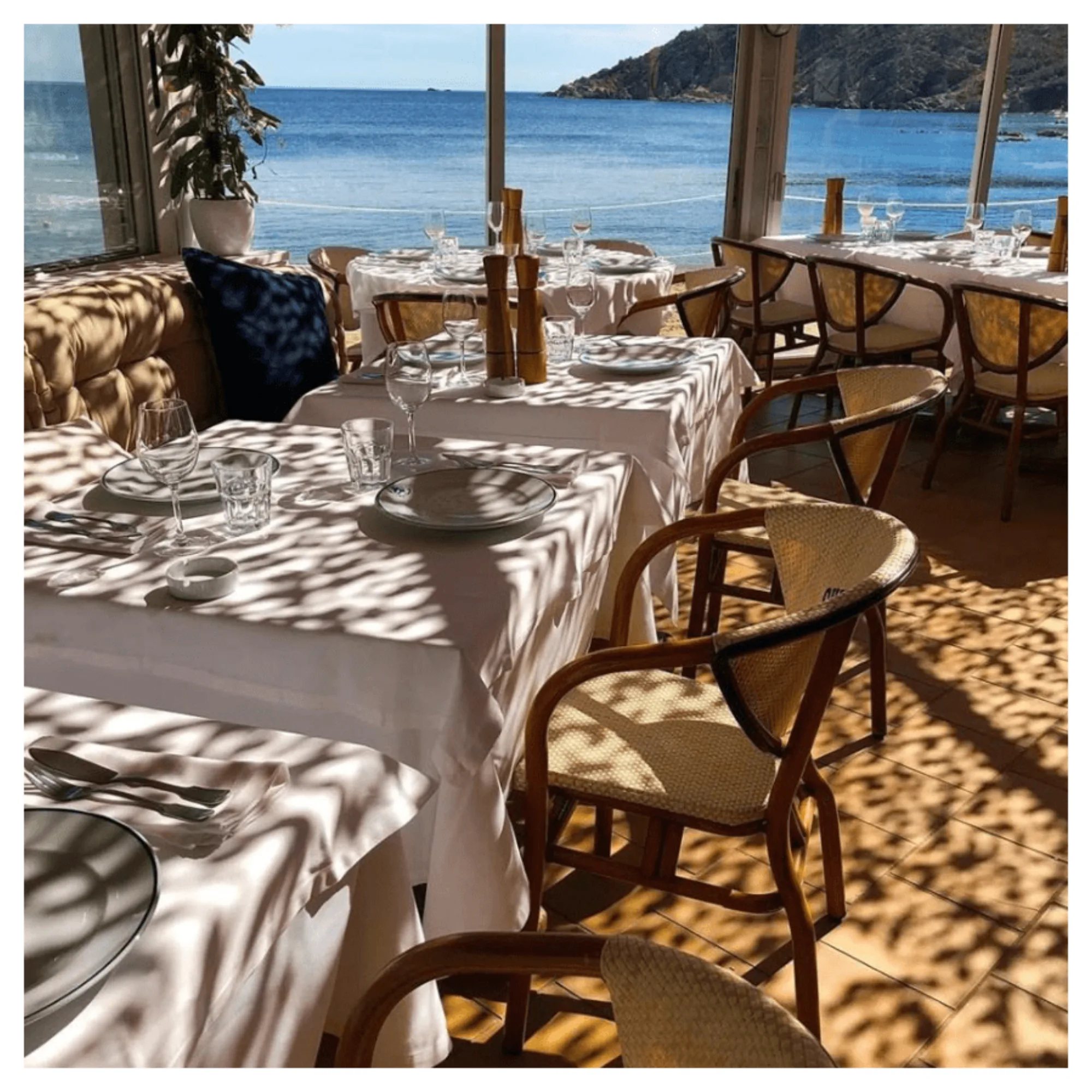 La Ponche - dining room sea view